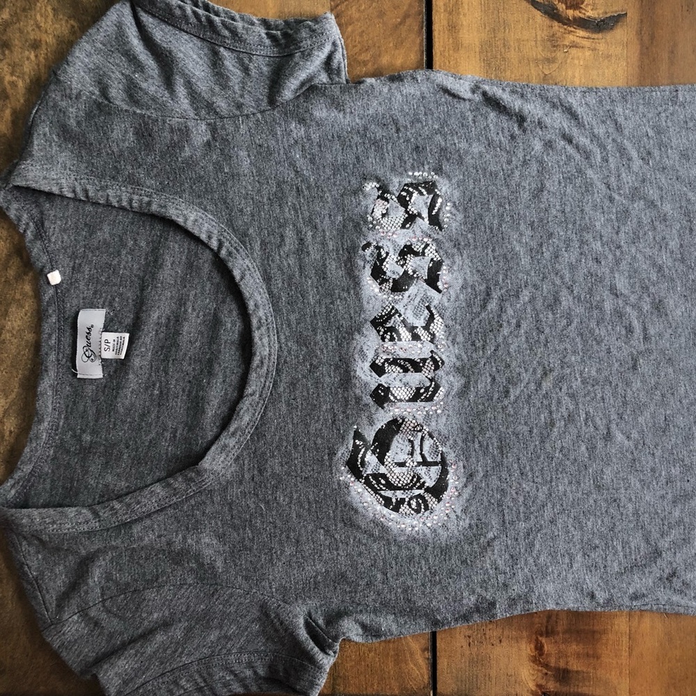 RHINESTONES Guess small t shirt